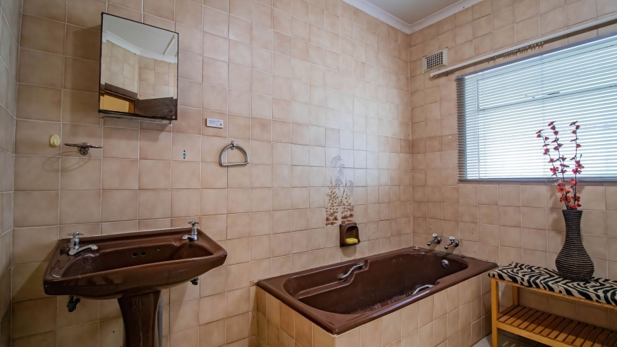 3 Bedroom Property for Sale in Sunrise On Sea Eastern Cape
